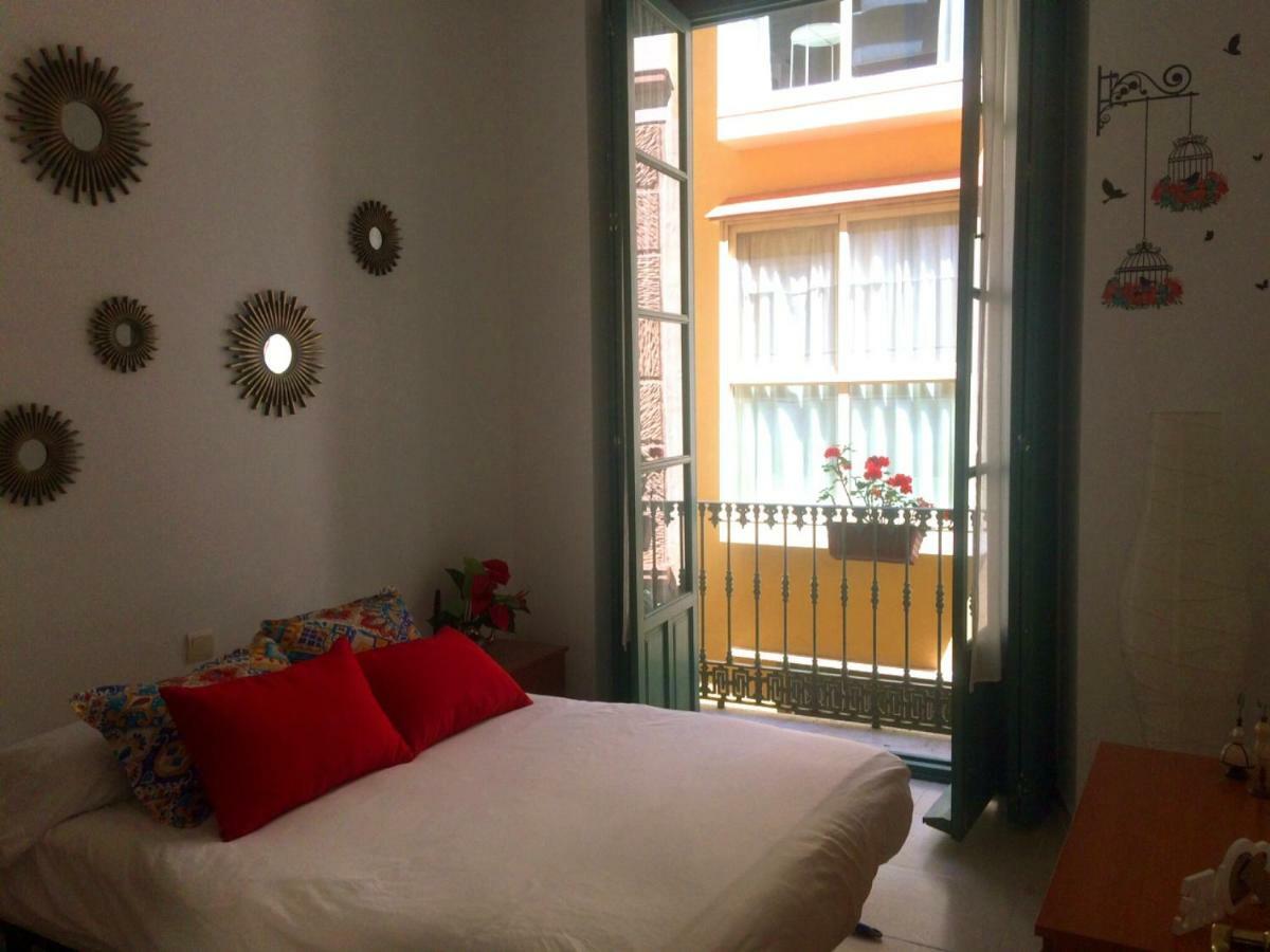 Apartamento Mon Cheri Málaga Exterior foto